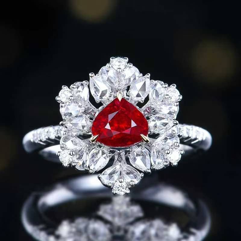 Anillo de diamantes rubí natural