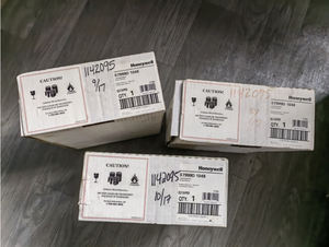 ห้าในสต็อก S7999D1048 ตัวกระตุ้นอัตราส่วนของมอเตอร์สําหรับ Honeywell มันออกจากการผลิต