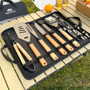 热销户外野营烧烤工具套装15/16/<span class=keywords><strong>18</strong></span>套木柄烹饪烧烤工具便携式烧烤配件套装