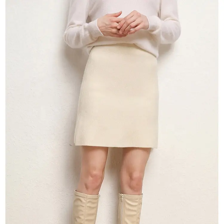 Falda de lana personalizada para mujer 2023 Otoño Invierno Hip Wrap Shows Skinny Little Short Falda de moda versátil de punto de Cachemira