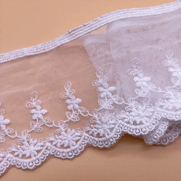 Pizzo bianco del ricamo della decorazione dell'abbigliamento del pizzo del ricamo del cotone di alta qualità per le donne