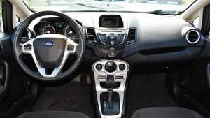 洗練された信頼性の高い中古Fordfiesta Sedan 4Cyl FWD 2019