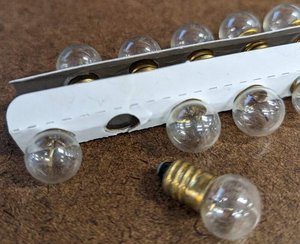 G4-1/2 E10 BA9S 2.6V 0.3A กระพริบแสงกระพริบอุปกรณ์เสริมรถยนต์หลอดไฟฮาโลเจนรถยนต์ - Product Image 5