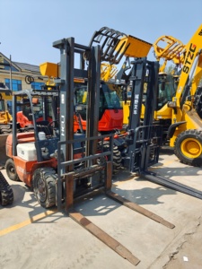 Zhongli Electric Forklift 2-5-7-Ton Inventory Clearance Offer Limited Stock Alert Diesel <strong>Stacker</strong> with 3T Loading Capacity - Product Image 2