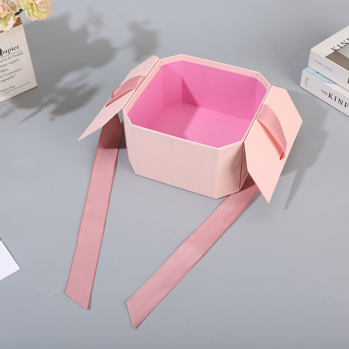 Boîte vide rose