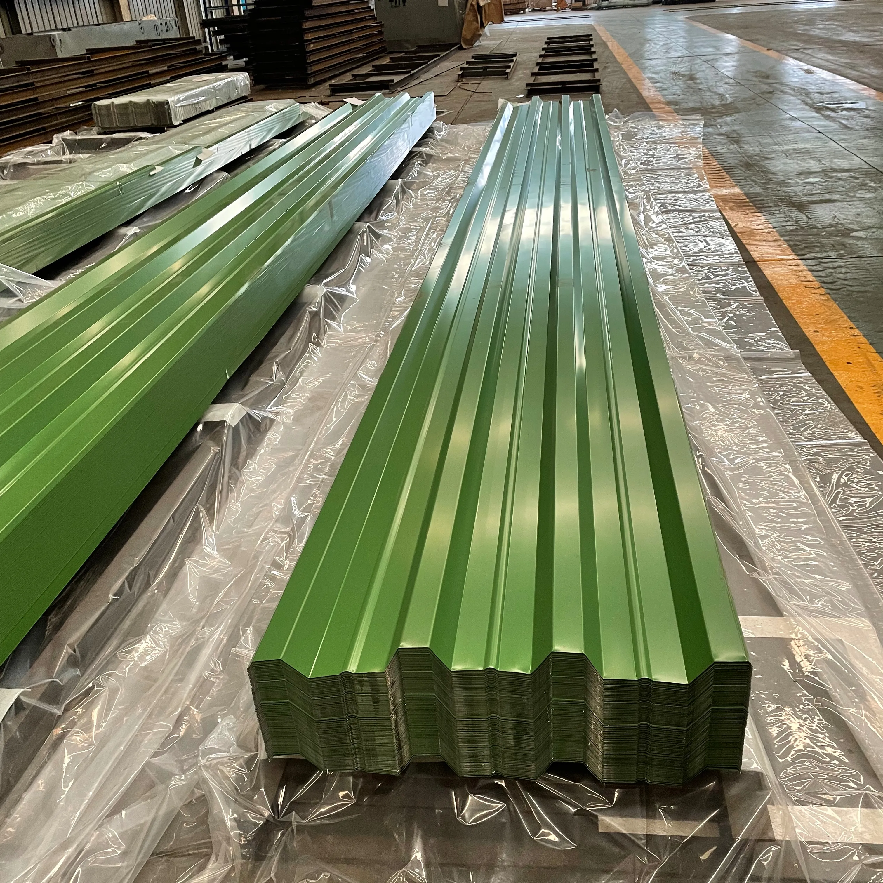 الأخضر اللون معدن زهيد السعر مواد بناء صفائح تسقيف فولاذية مموجة