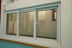 Kaymak PVC pencereler kasırga geçirmez UPVC standart basit tasarım cam pencere çerçevesi PVC UPVC çift camlı sürgülü pencereler - Product Image 2