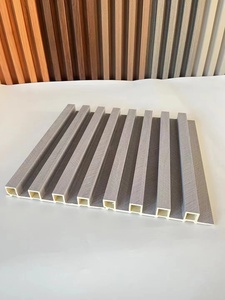 WPC grande parete scanalata rivestimento del pannello per interni decorativi vendita calda a prova di fuoco legno grano