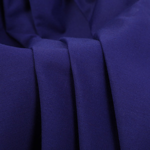 编织Tc校服材料面料定制颜色平纹平纹面料校服白色涤纶/棉 - Product Image 1