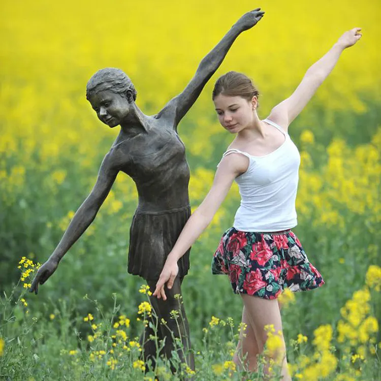 Estatua bailarina de tamaño real, decoración de jardín, escultura de bailarina de bronce a la venta