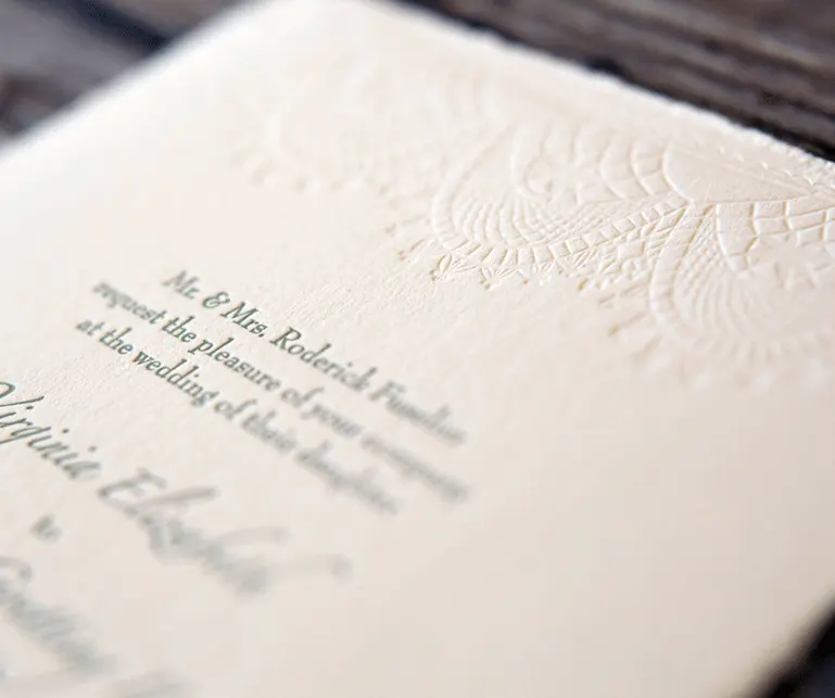 Elegante goffratura impresso lettera premere scheda dell'invito di cerimonia nuziale baby shower