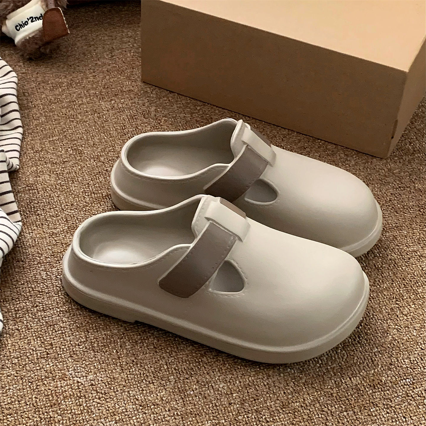 สีเทาสีน้ำตาล