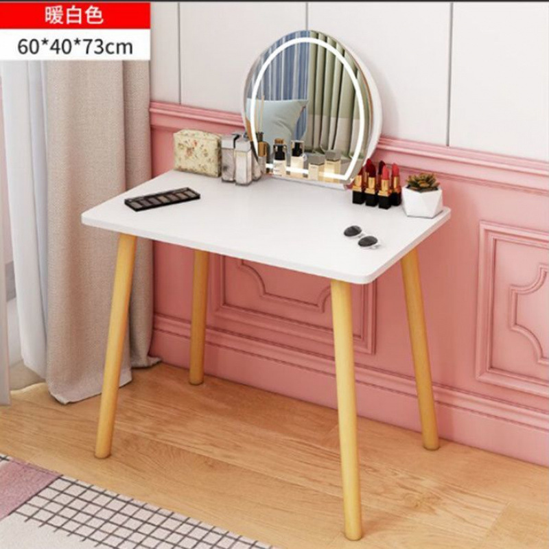 60 miroirs ovales blanc chaud – un véritable trésor.