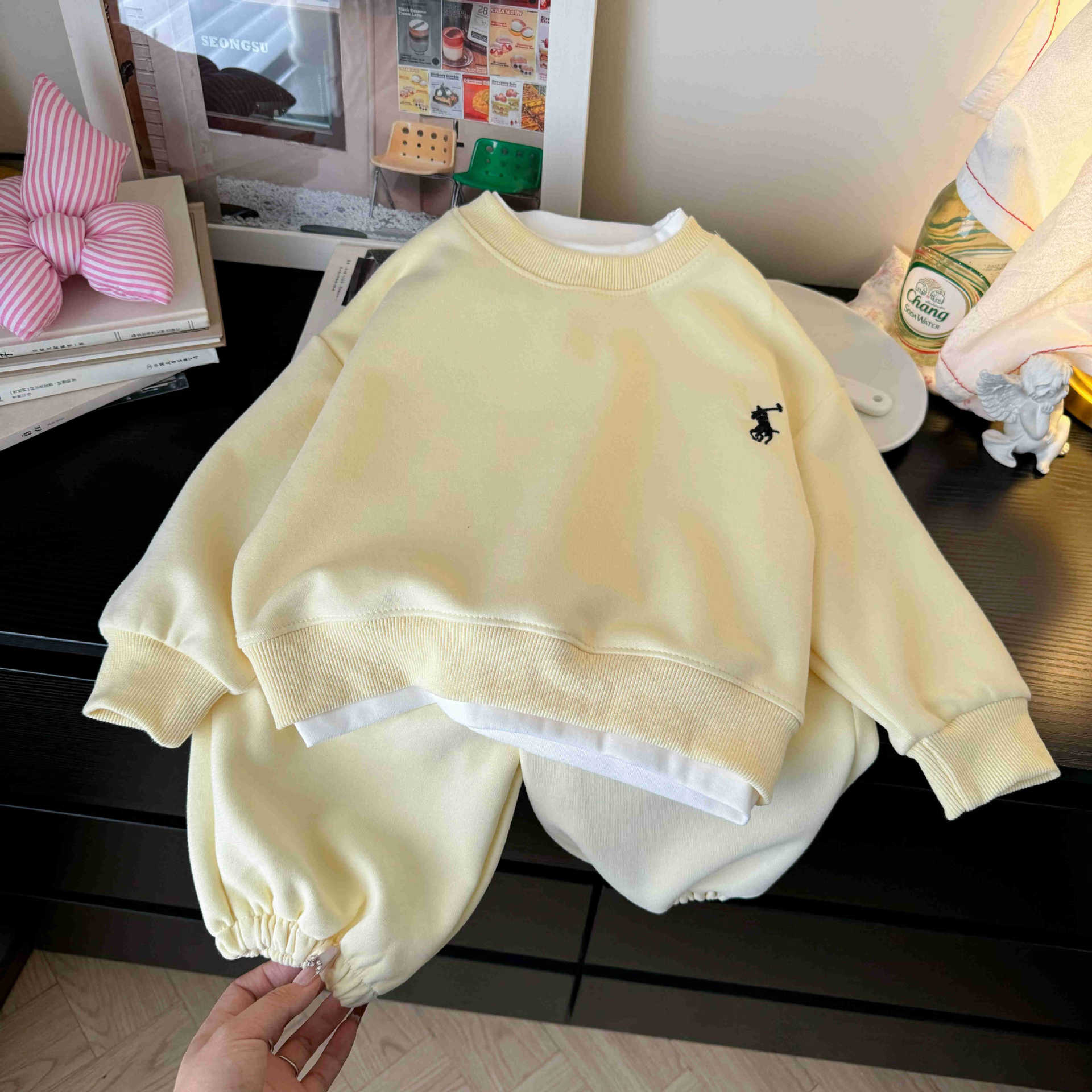 Embroidered two-piece suit-light cream yellow