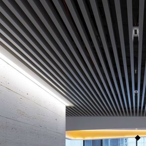 厂家价格优惠装饰建材金属条吊顶面板木纹铝挡板吊顶