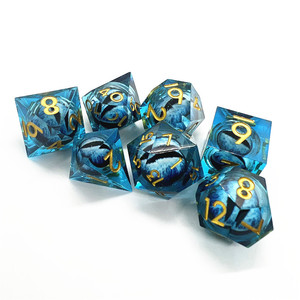 樹脂シャープエッジ透明ゲームダイス液体コアブルードラゴンアイダイスセット - Product Image 3