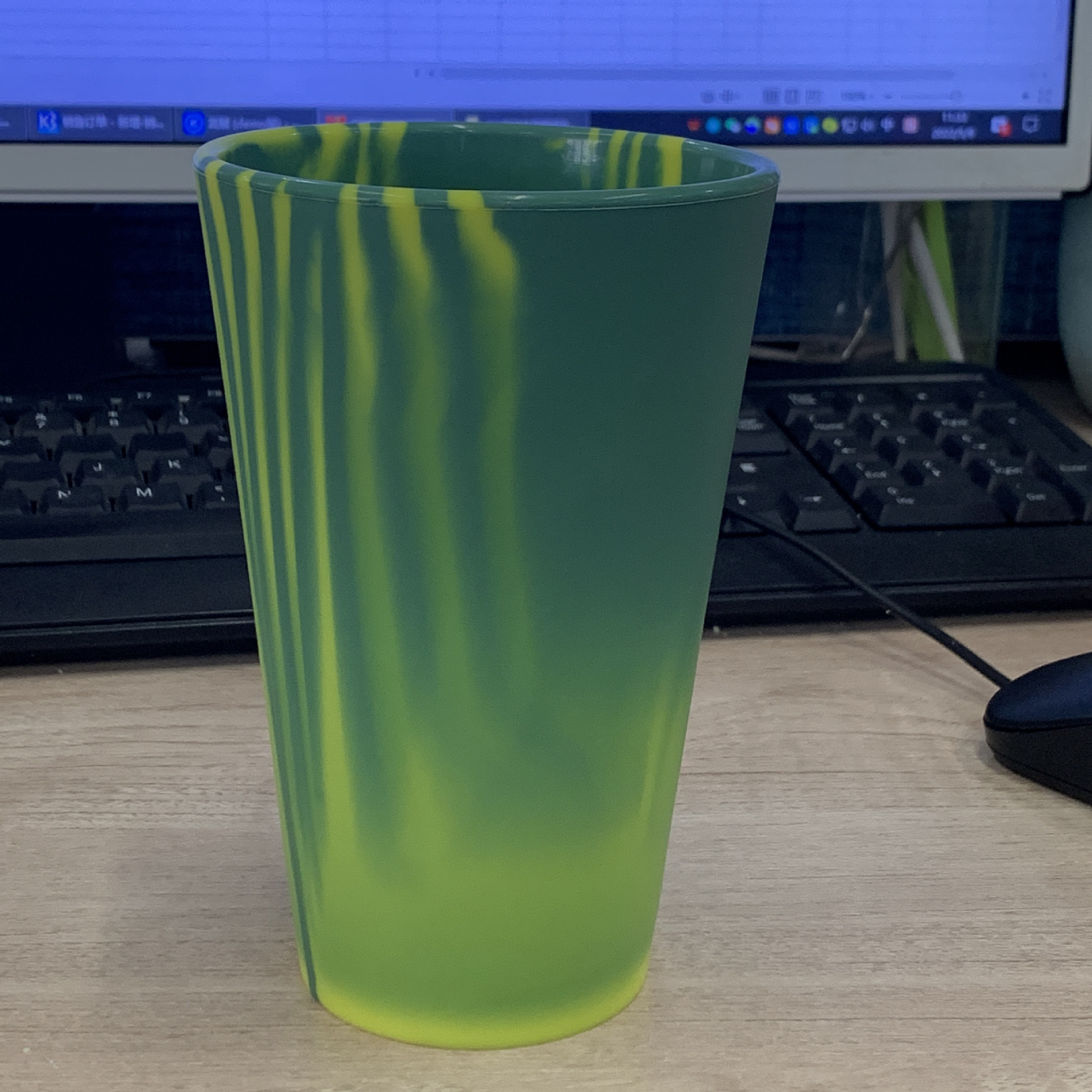 Amarillo y verde mezclados