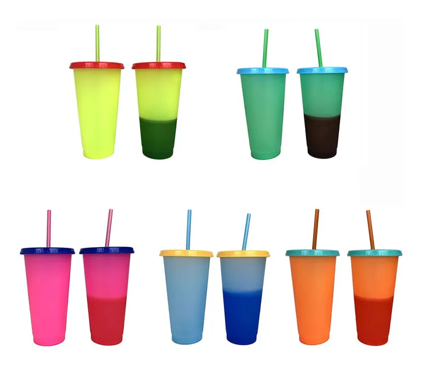色を変えるカップ再利用可能なカップストローと蓋付きのプラスチック製飲用カップ