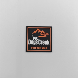 Cá nhân hoá Tùy chỉnh cao su Logo 3D các bản vá lỗi quần áo may dập nổi Silicone các bản vá lỗi mềm nhãn cao su PVC bền vá - Product Image 2