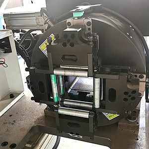 Macchina da taglio Laser in fibra di acciaio al carbonio personalizzabile con dispositivo di carico e scarico automatico - Product Image 5