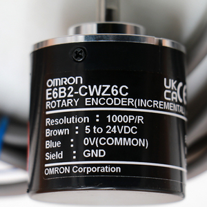 Nuova garanzia originale di 1 anno E6B2-CWZ6C 1000P/R 2M Encoder rotativo collettore aperto lunghezza cavo 2M 5-24VDC NPN - Product Image 2
