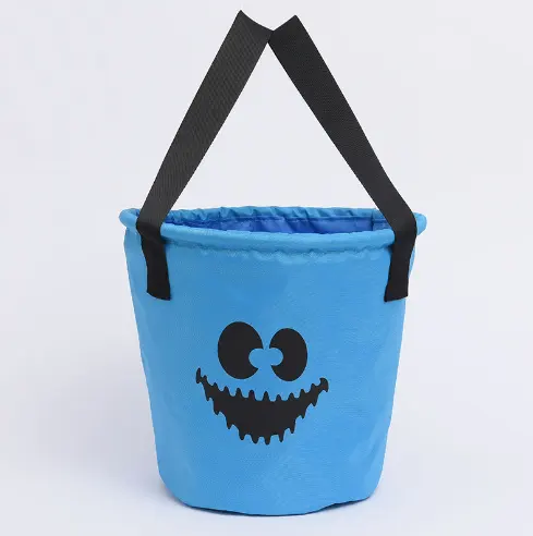ديكور هالوين ذو تصميم جديد حقيبة مضيئة بإضاءة ليد لحفلة الهالوين حقيبة حلوى خدع أو معاملة سلة هالوين دلو هالوين للأطفال
