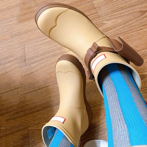 حذاء مطر مطاطي بتصميم جديد للسيدات مقاوم للماء مع جيب جانبي مريح مضاد للانزلاق - Product Image 2