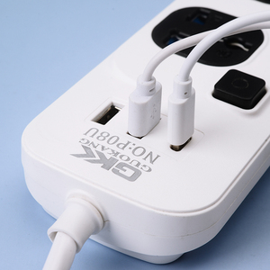 工厂批发英国插头和插座5个插座，带USB接口ABS材料10A额定电流2个USB a输出端口