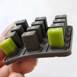 伝導性シリコンキーパッド触覚膜付きキーボードボタン素材ゴム用コンピュータと家電用 - Product Image 1