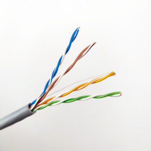 UL LISTE CM CMR CMP 5e类/6类/6a类以太网电缆UTP 24AWG 23AWG 4对350Mhz 550Mhz聚氯乙烯护套通信电缆 - Product Image 1