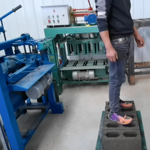 Máquina de fabricación de ladrillos de bloques entrelazados Línea de producción pequeña que incluye fabricación de ladrillos con transportador de mezcla - Product Image 2