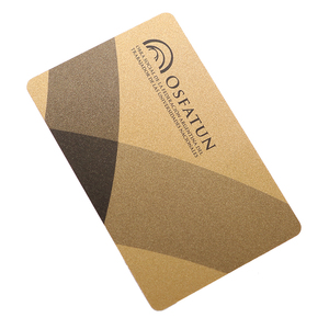 Tessera personalizzata PVC regalo fidelizzazione Vip con codice a barre e codice Qr 13.56Mhz 101 track Card di decrittazione