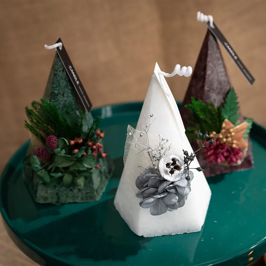 AROMA HOME Aromatherapy Air Cleaner Smokeless Romantic Flower Christmas Tree Pyramid Type Cone Pillar Candles With 2pcs Gift Box