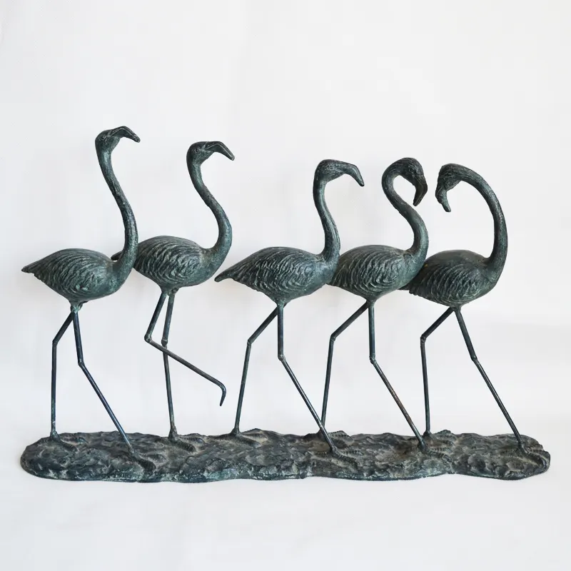 Gusseisen fünf Metall Flamingo Skulptur für den Garten, Antike Grünspan flammende Familien skulptur