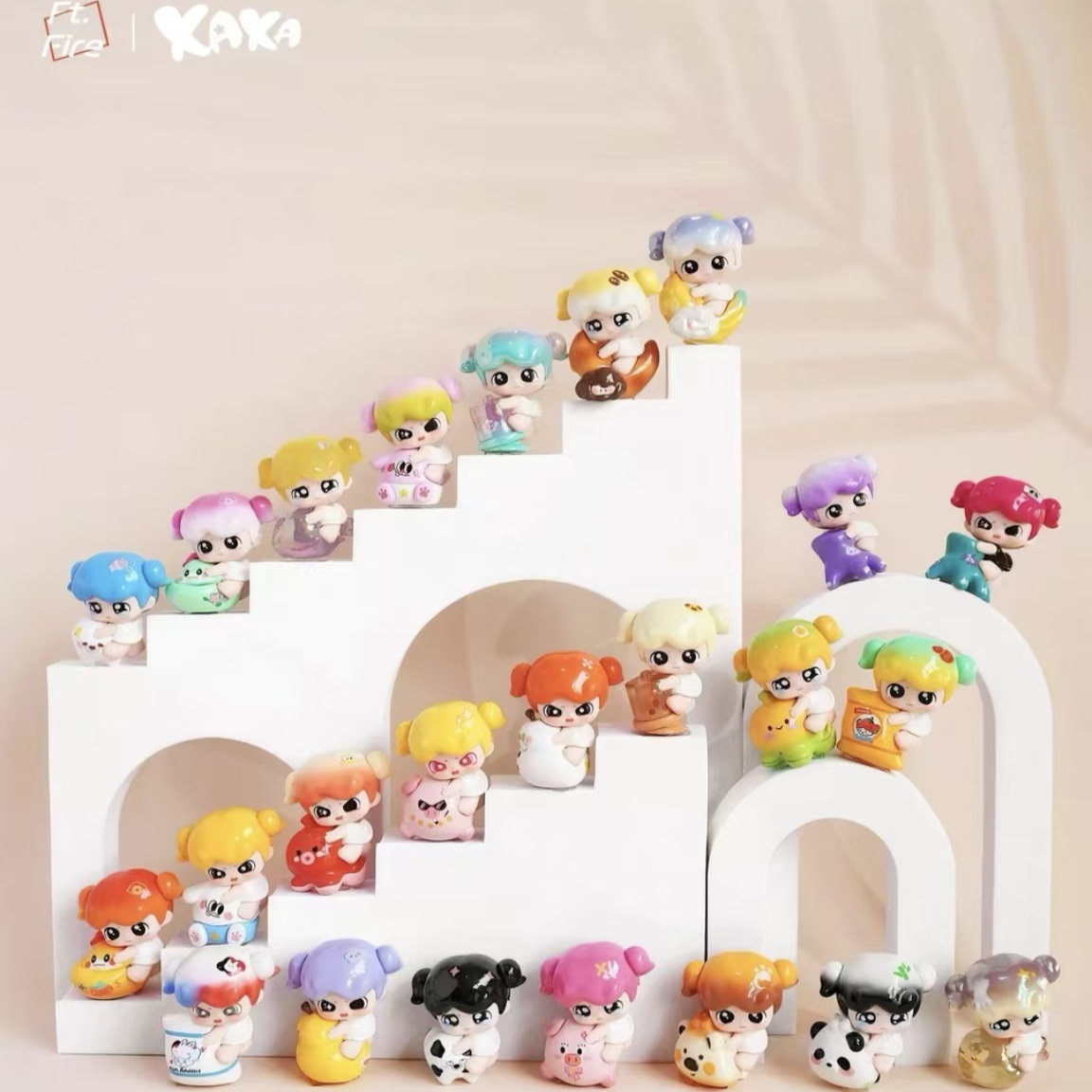 Hug and Scare Series Mini Large Box (15 pieces)