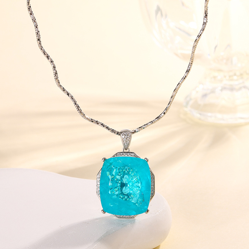 Pendentif Palan Bleu avec chaîne courbe