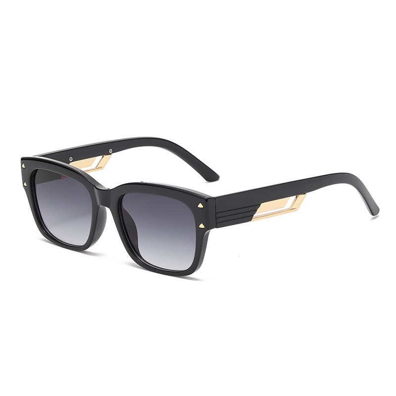 Cornice nera brillante