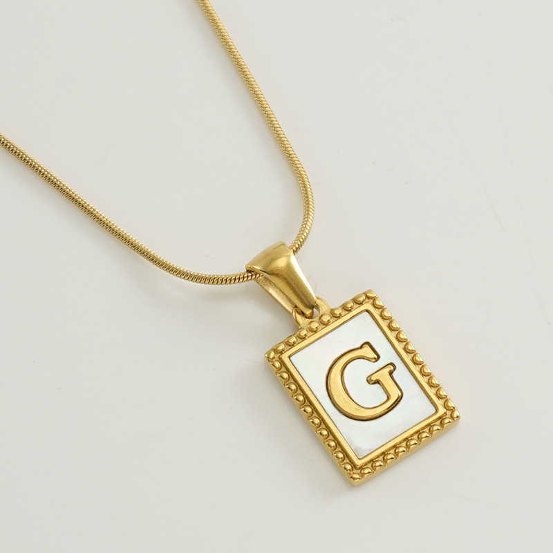 G includes a chain