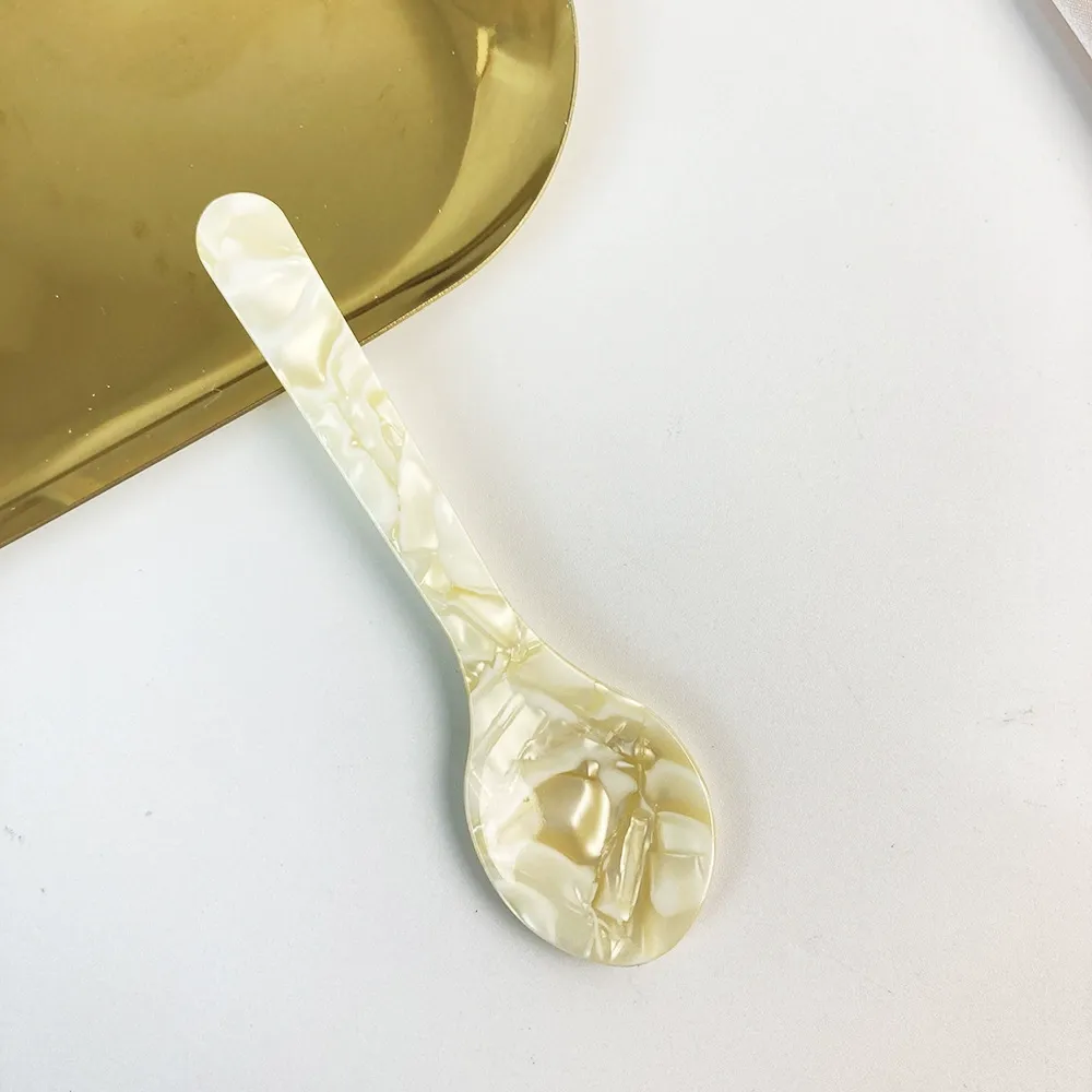 Cuillère beige