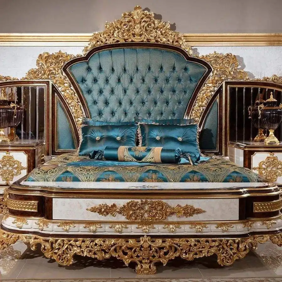 Tamaño Queen muebles de dormitorio tallados a mano cama de estilo barroco dorado Premium con mesitas de noche madera de teca lujosa cama King Size