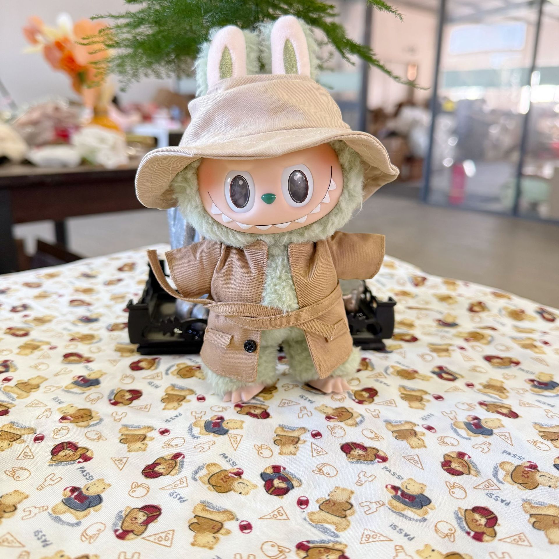 Costume de retour chameau deux pièces chapeau kaki lisse