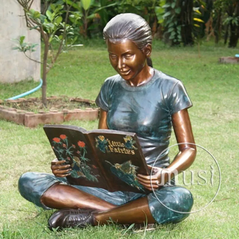 MUSI giardino esterno decorativo a grandezza naturale in bronzo per bambini che leggono la statua del libro in metallo per bambini scultura per la vendita