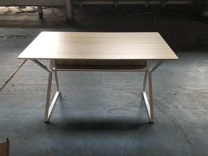Escritorio de madera de doble acero para oficina, mesa de trabajo con estantería - Product Image 2