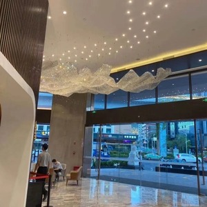 Lampadario personalizzato non standard di ingegneria hotel di fronte al sesso di cristallo netto di sabbia lampada di cristallo di cristallo di vetro di arte