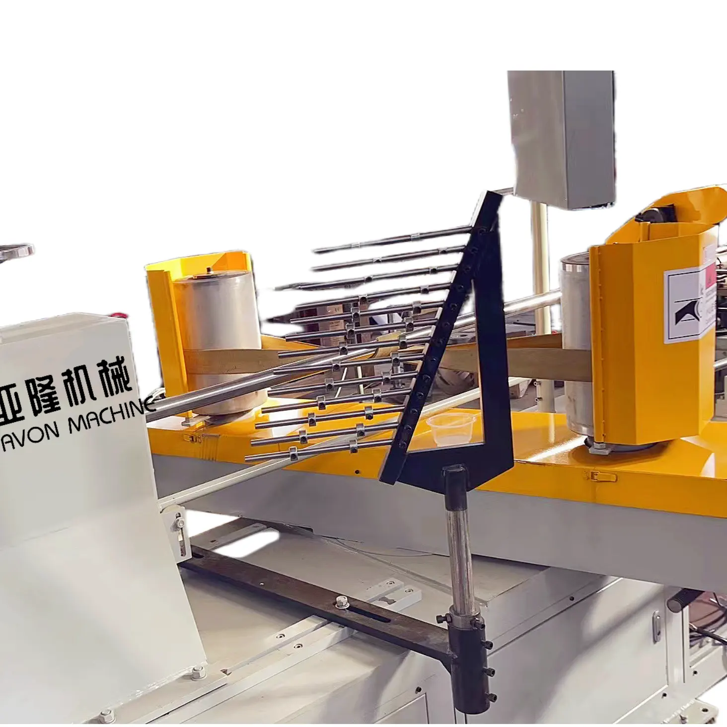เครื่องตัดกระดาษด้านหน้าพร้อมเครื่องทำท่อแกนกระดาษสำหรับม้วนกระดาษชำระสำหรับ POY