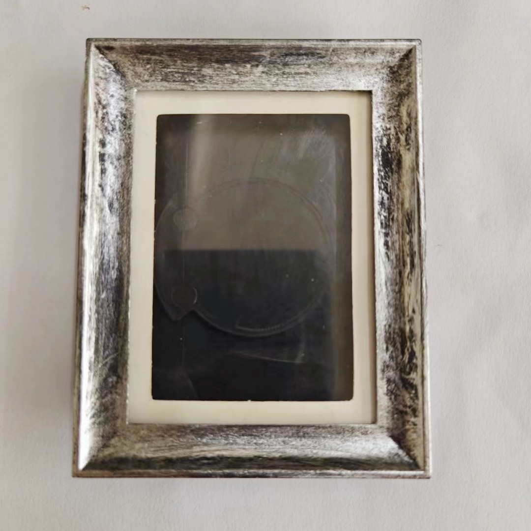 D2 Argent Antique Minimaliste
