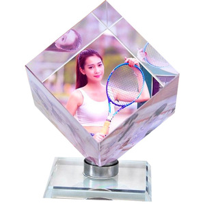 <span class=keywords><strong>LED</strong></span>ライト結婚式のお土産3Dレーザー彫刻クリスタルフォトキューブ他のクリスタル工芸品