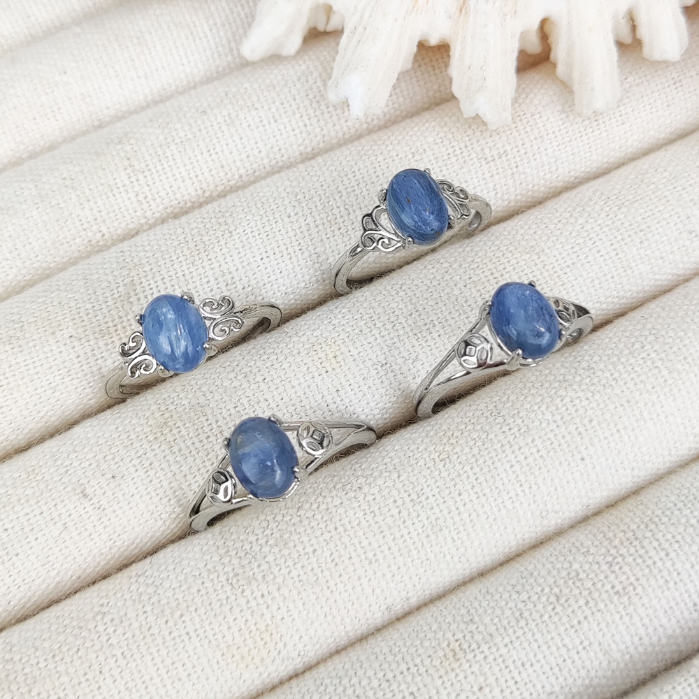 Blue kyanite - silver