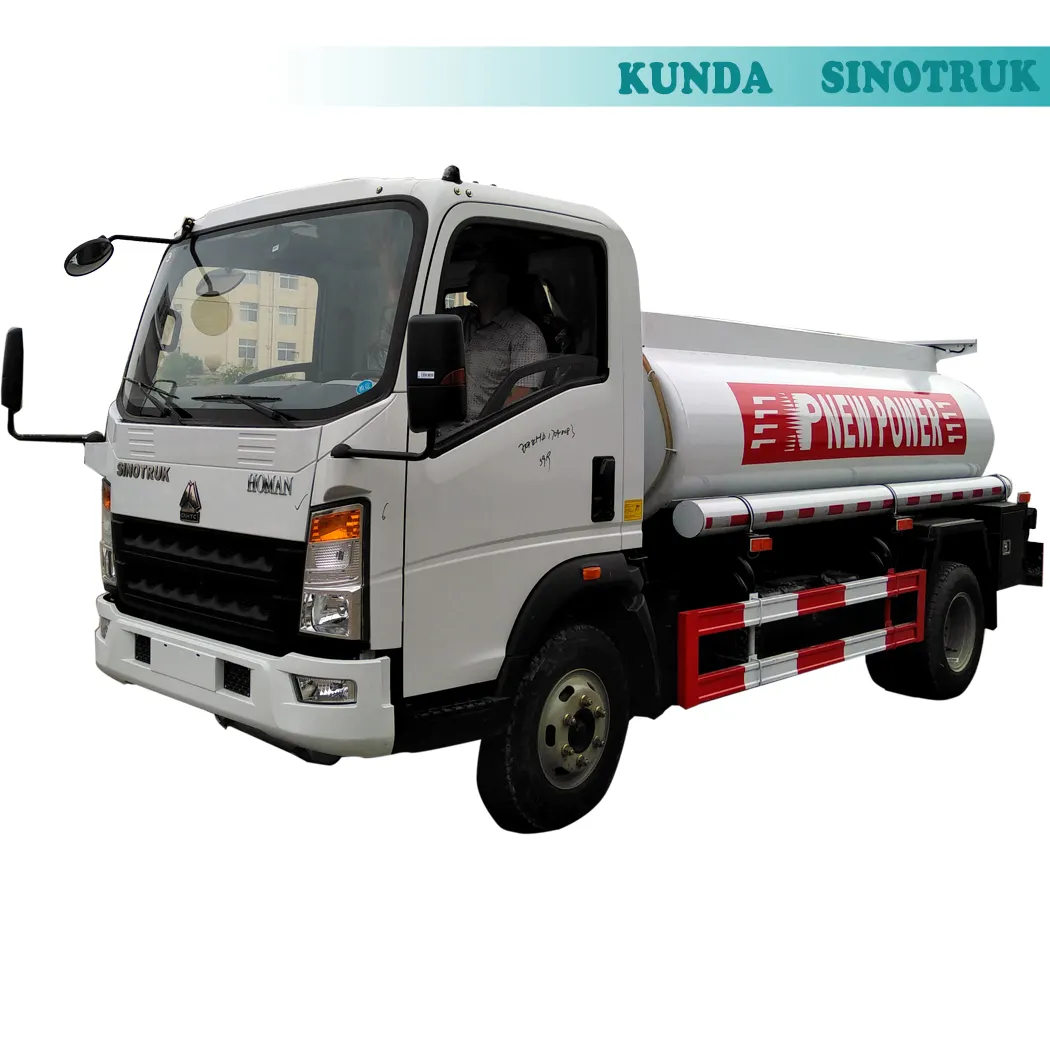 Sinotruk yeni küçük tankeri 4x2 sürücü yakıt tankı kamyon m3 yakıt tankı kamyon ve yağ tankı tankeri