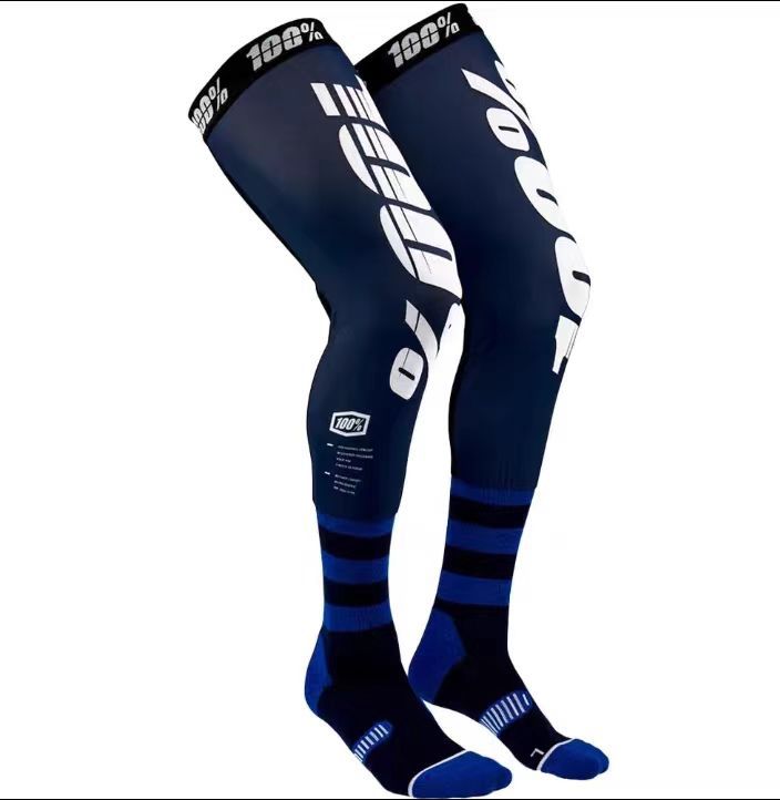 100 dark blue socks
